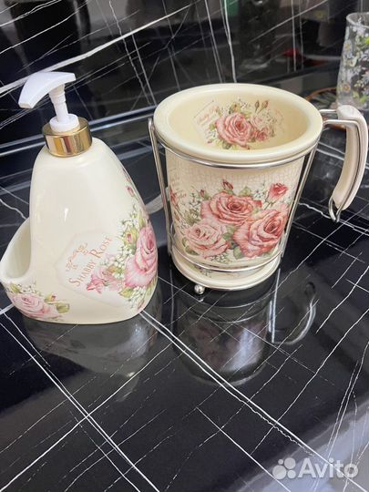 Флакон с дозатором и сушилка для столовых приборов