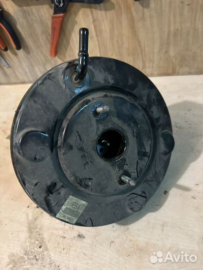 Ваккумный усилитель тормозов Kia Rio 3