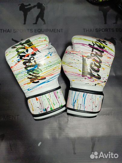 Боксёрские перчатки Fairtex Yamantaka