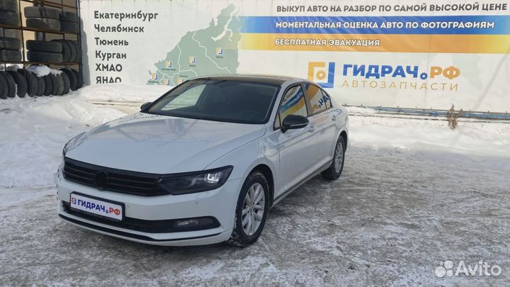 Радиатор кондиционера Volkswagen Passat (B8) 5Q081