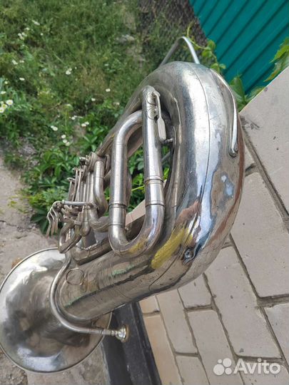 Музыкальные инструменты. Туба