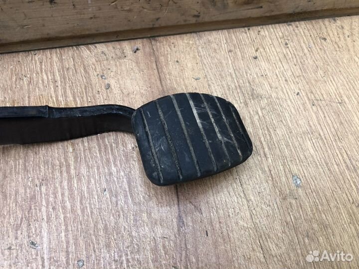 Педаль тормоза Renault Sandero 2014+