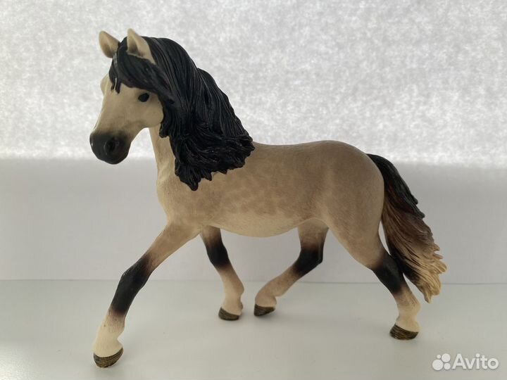 Фигурки Schleich