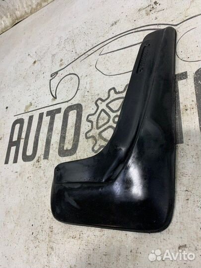 Брызговик задний правый Volkswagen Polo sedan