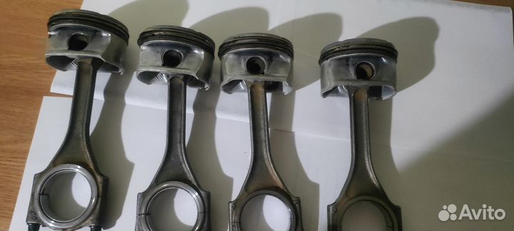 Поршни с шатуном 4шт.А6 С6 (04-10) 2.4 BDW б\у