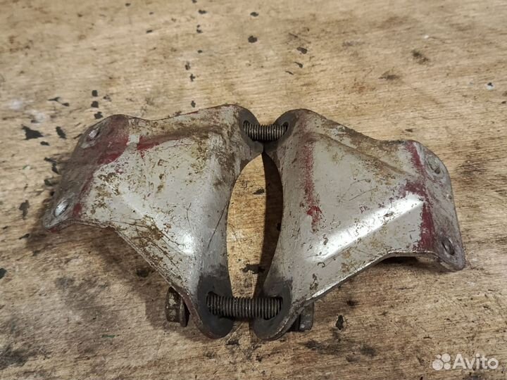 Крепление двигателя Ява