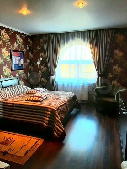 Дом 200 м² на участке 10 сот.