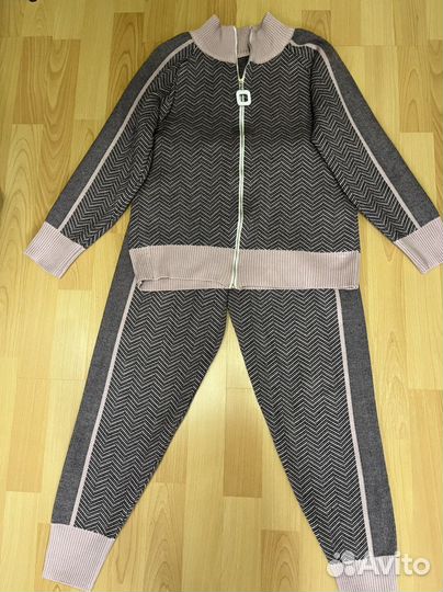 Костюм спортивный женский