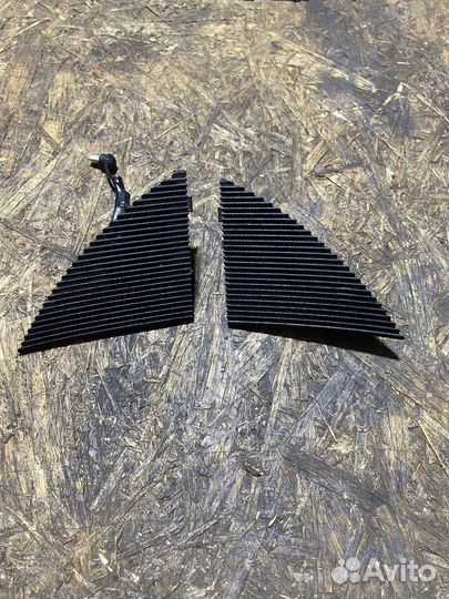 Крышка динамика в торпеде mercedes benz w202