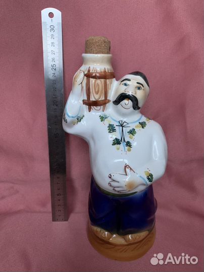 Статуэтки снегири, собака, штофы