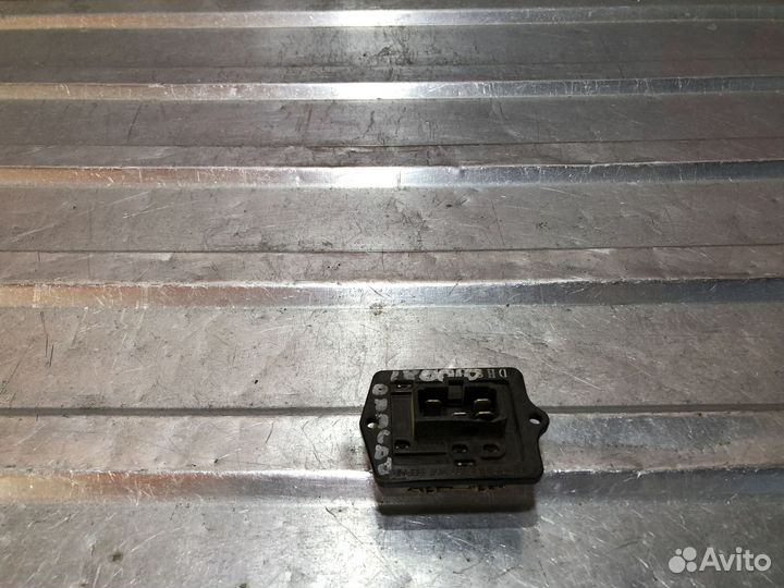 Резистор печки Митсубиси Паджеро 4