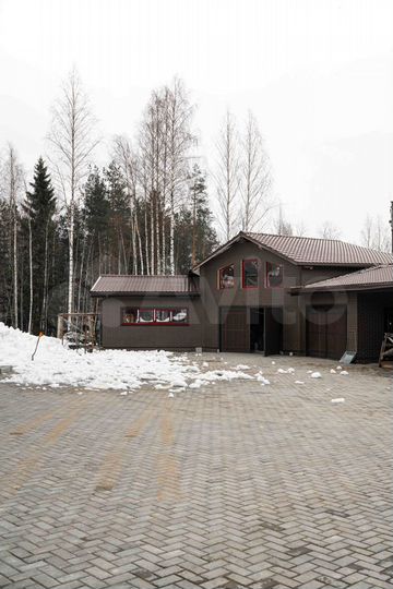 Дом 350 м² на участке 50 сот.