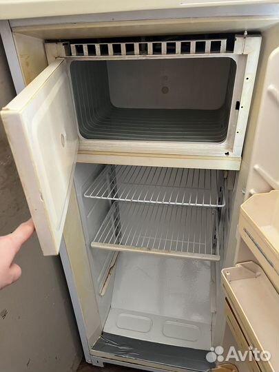Холодильник 150 см