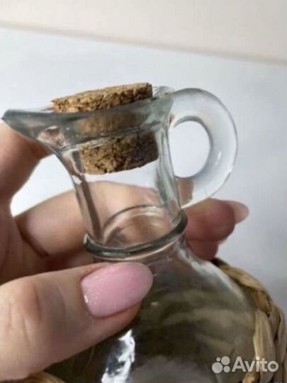 Кувшин маленький стеклянный с пробковой крышкой