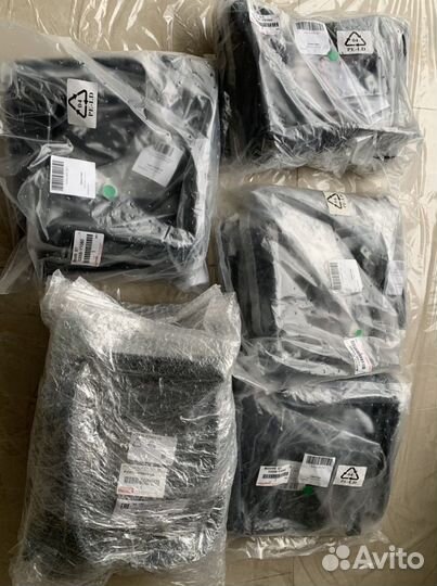 Оригинальные брызговики Toyota Camry v70