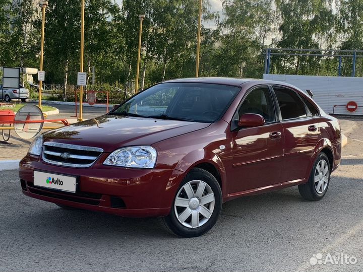 Chevrolet Lacetti 2012 седан