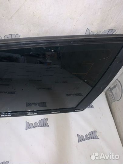 Стекло боковое (собачник) заднее правое Bmw