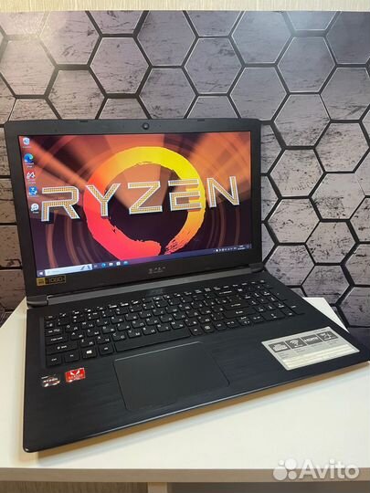Мощный Acer Ryzen 3, SSD, Vega 3 full HD