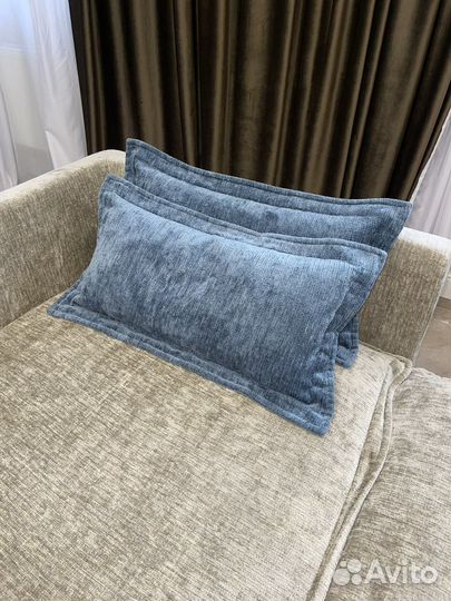 Декоративные подушки на диван