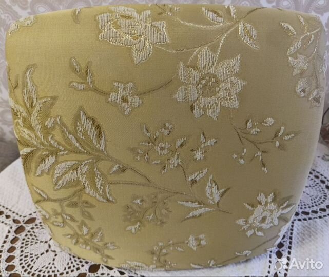 Табуретка (мягкая) из массива дерева, Россия