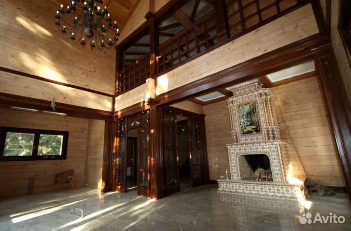 Деревянный потолок из массива дерева