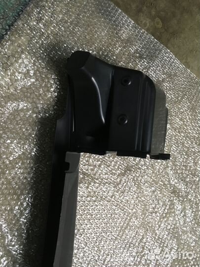 Продам дефлектор радиатора PDB500240