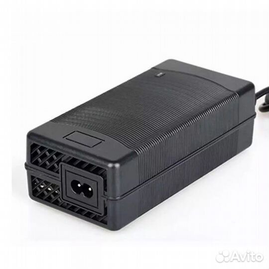 Зарядное устройство 62v (67.2v) -3А