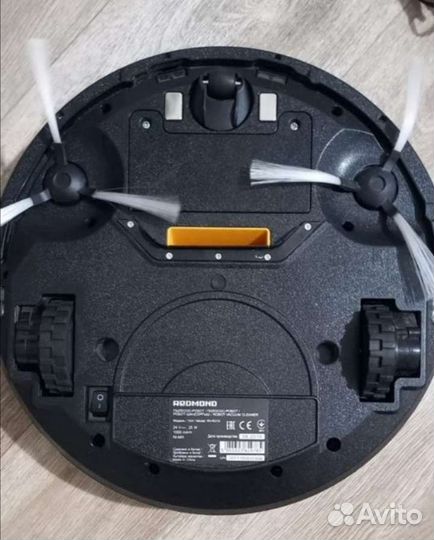 Робот пылесос Redmond RV-R310