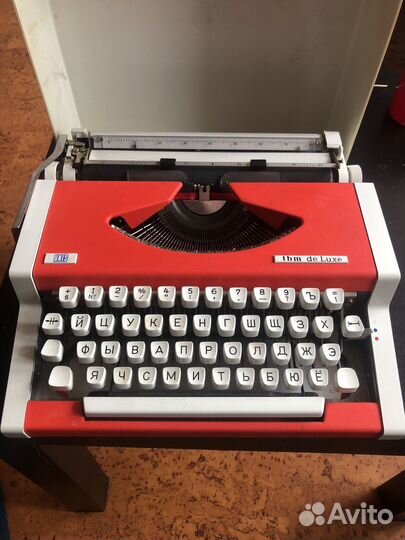 Печатная пишущая машинка unis t b m DE Luxe