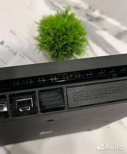 Sony Ps4 Slim 2 геймпада 550 игр