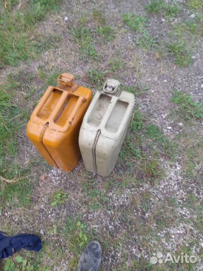 Канистра для бензина 20л