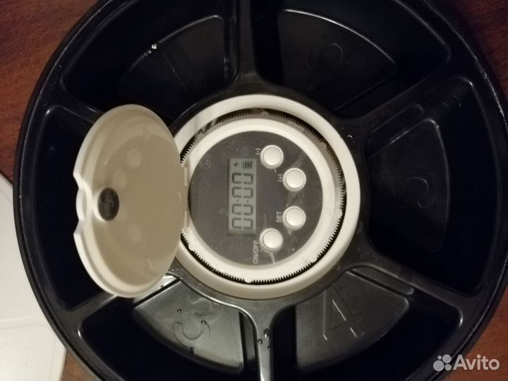 Автокормушка для животных (собак и кошек)