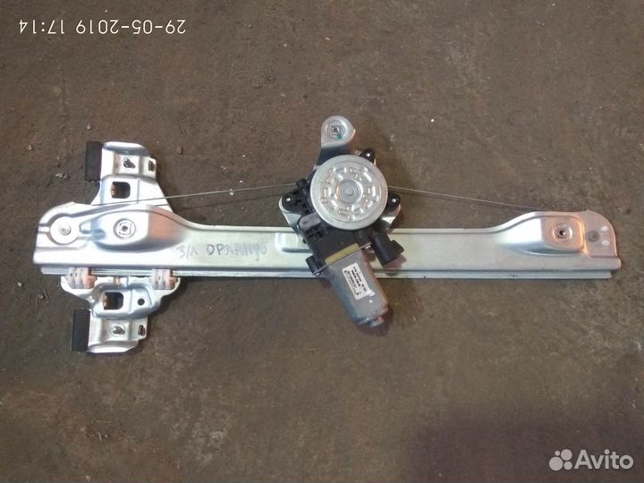 Стеклоподъемник задний на Шевроле Орландо 2013 год