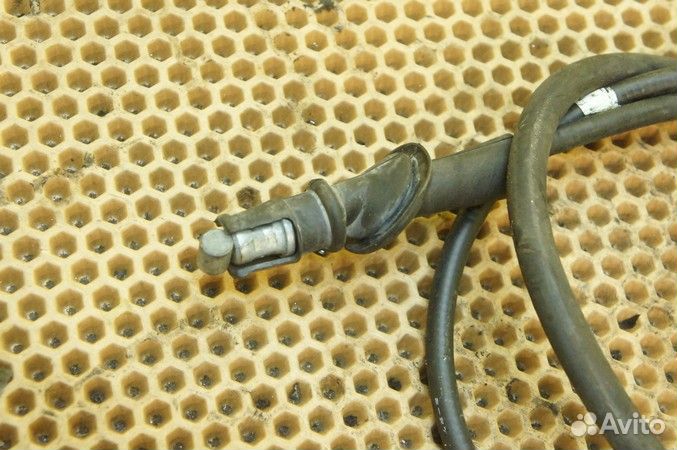 Тросик ручника Mitsubishi Chariot Grandis