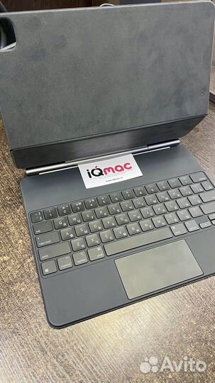 Б/у Чехол-клавиатура для iPad Pro 12.9 (2022)