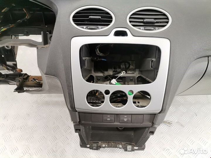 Торпедо (панель передняя) для Ford Focus 2 1476871
