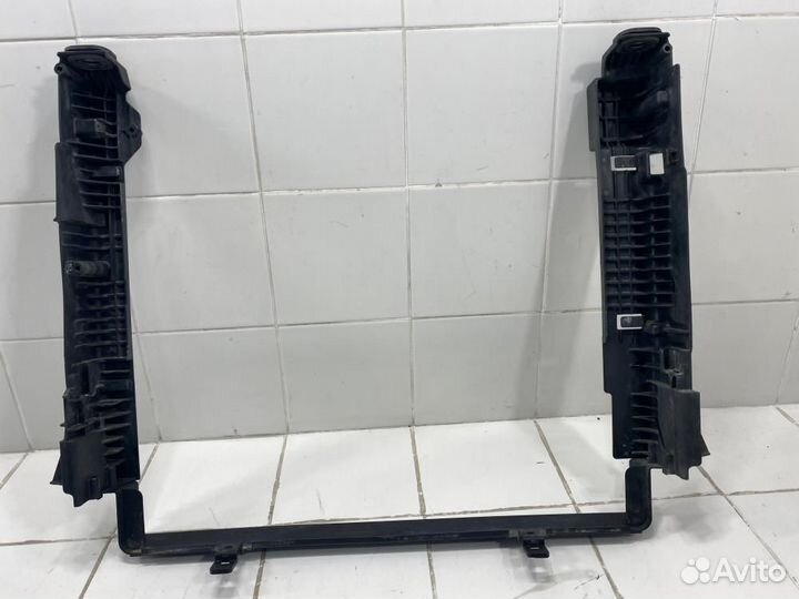 Кронштейн радиатора BMW X3 F25 (2010—2014)