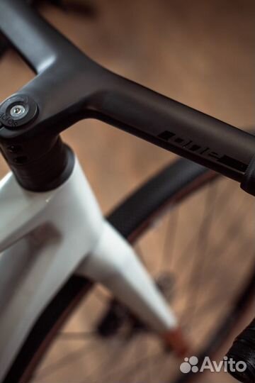 Топовый гравийник Superior X-Road Team Issue Di2 G