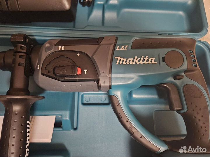 Аккумуляторный перфоратор Makita DHR202RF