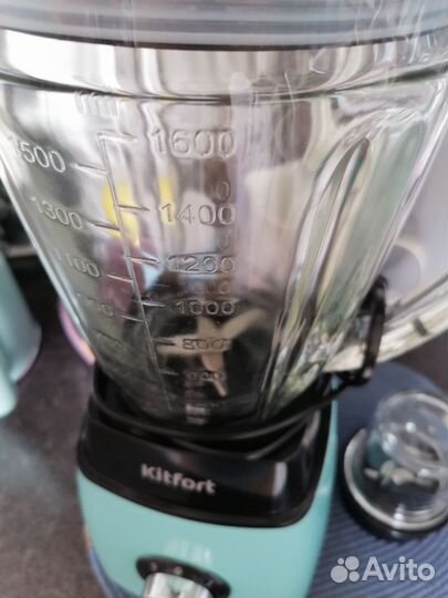 Продам кухонный блендер Kitfort