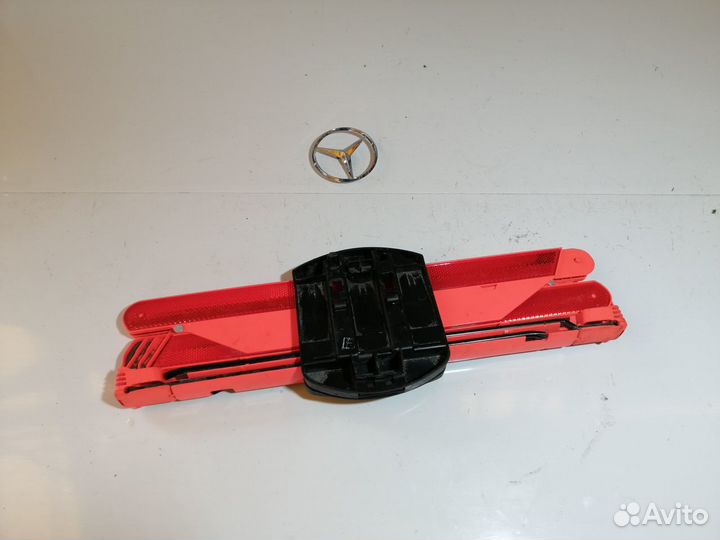 Знак аварийной остановки Mercedes C E CLS