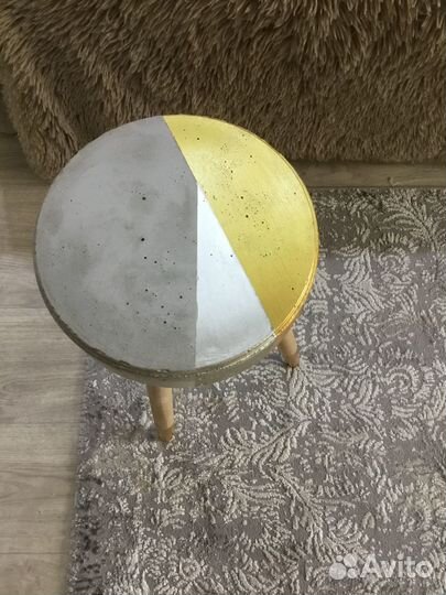 Столик, подставка для цветов