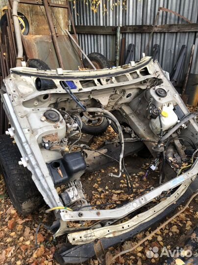 Передняя часть кузова Subaru forester