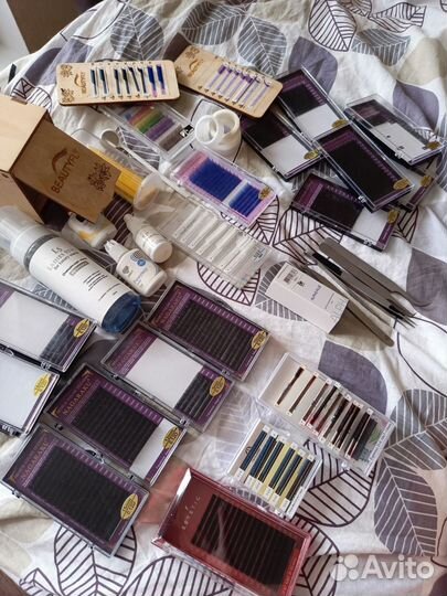 Для наращивания ресниц материал