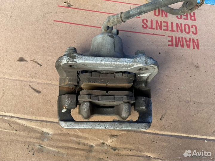 Суппорт задний левый Honda Cr-V RD7 K24A1 2002