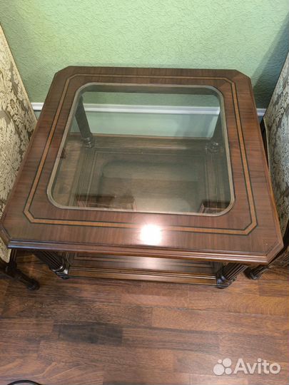 Журнальный столик