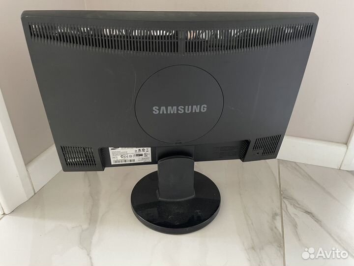 Монитор Samsung