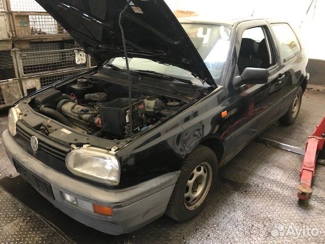 Разбор на запчасти Volkswagen Golf 3
