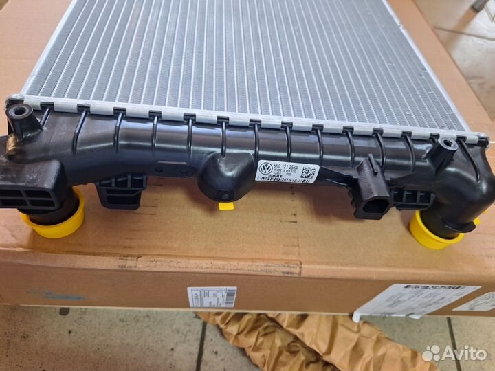 Радиатор охлаждения на Volkswagen polo Skoda