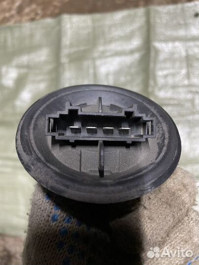 Реостат (резистор) отопителя Skoda Fabia 2001